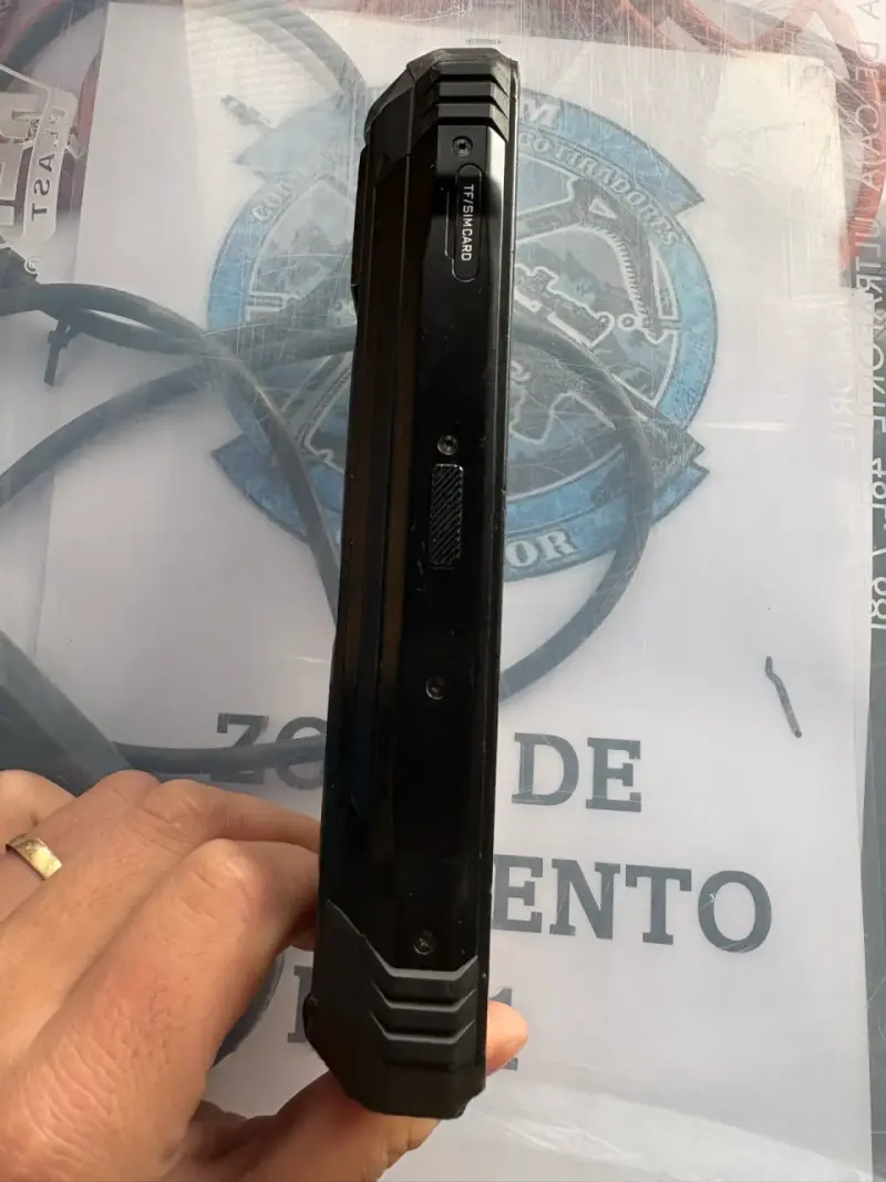 Teléfono Doogee robusto - 3