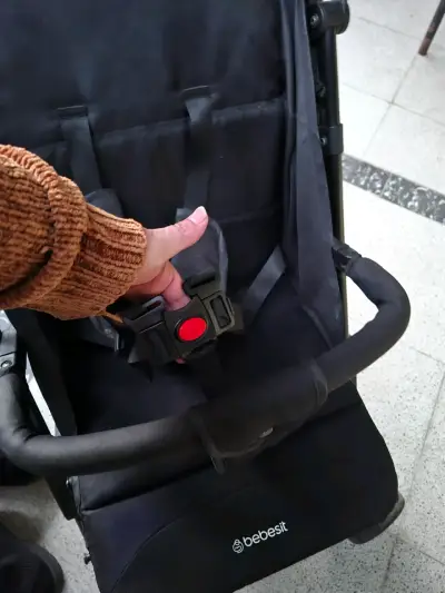 Coche de bebé Bebesit negro - miniatura 5