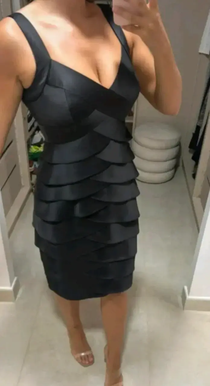 Vestido negro elegante - 1
