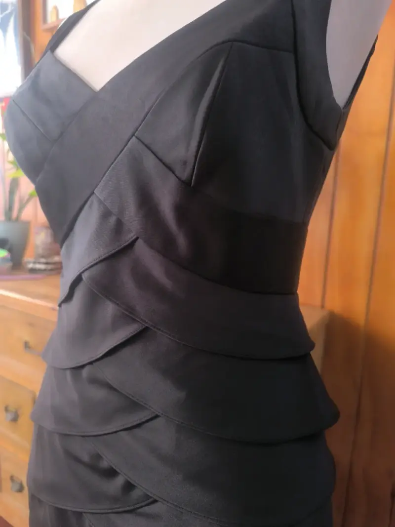 Vestido negro elegante - 5