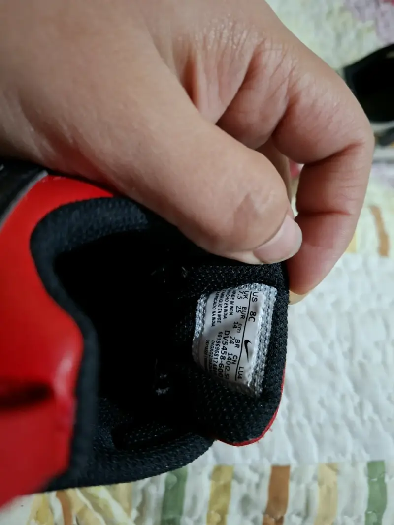 Zapatillas deportivas infantiles negras y rojas - 6