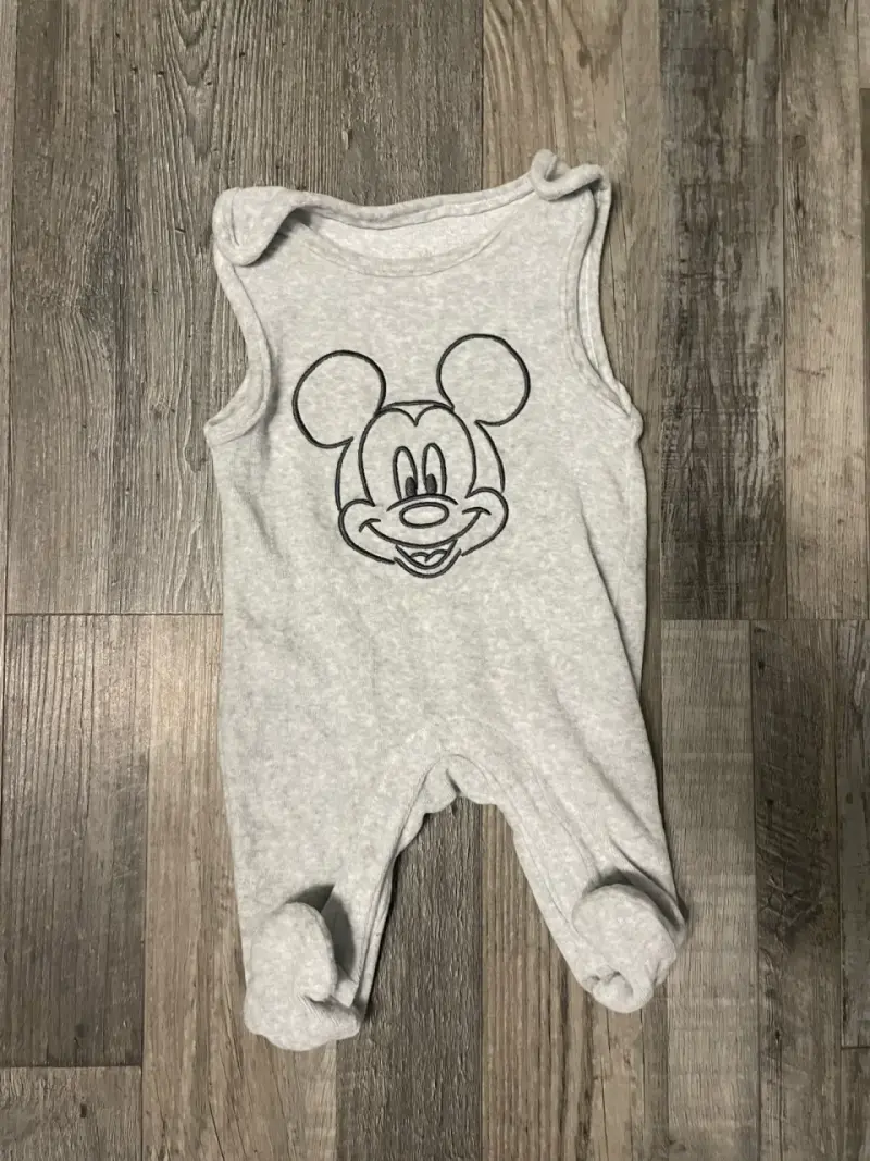 Enterito bebé gris con Mickey