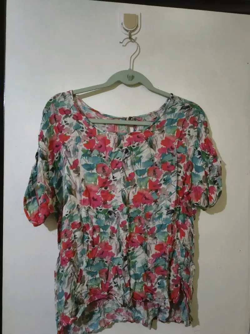 Blusa floral colorida - 1