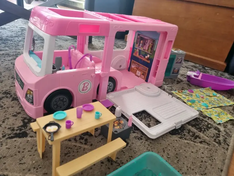 3 in 1 dream camper barbie - 3