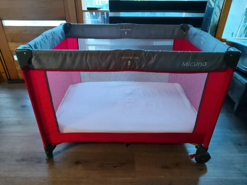 Cuna plegable roja Micuna - 1