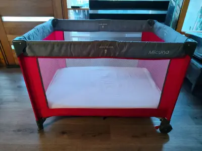 Cuna plegable roja Micuna - miniatura 1