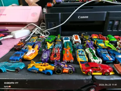 Lote de Hot Wheals en perfecto estado - miniatura 2