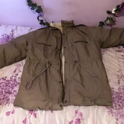 Parka marrón de invierno - miniatura 1