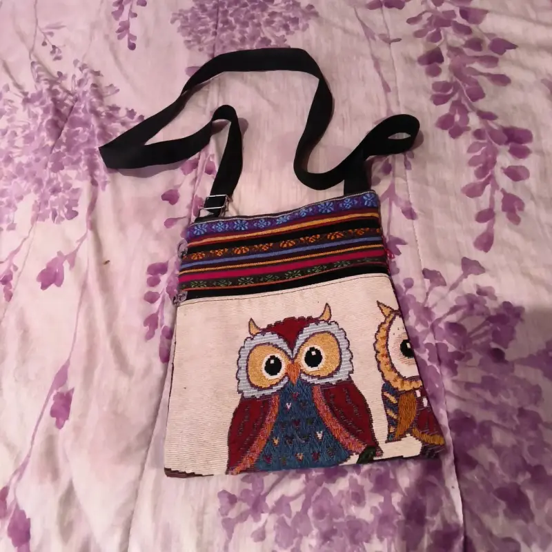 Cartera con diseño de búho