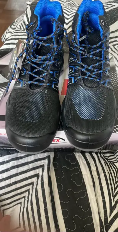 Zapatos de seguridad negros nuevos - miniatura 1