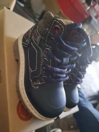Botines de niño azul con cordones - miniatura 1