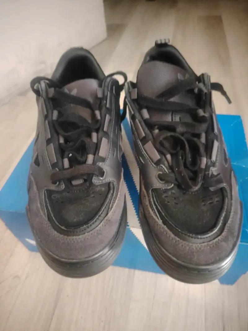 Zapatillas negras deportivas adi2000 - 1