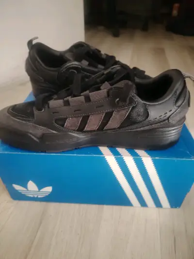 Zapatillas negras deportivas adi2000 - miniatura 3