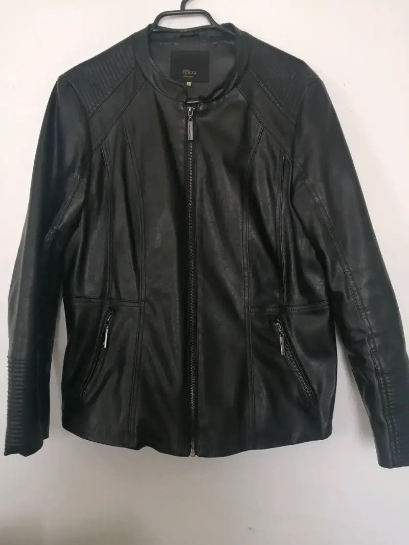 Chaqueta de cuero negro - 1