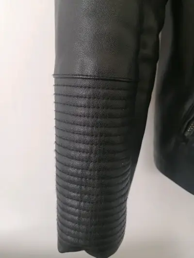 Chaqueta de cuero negro - miniatura 5