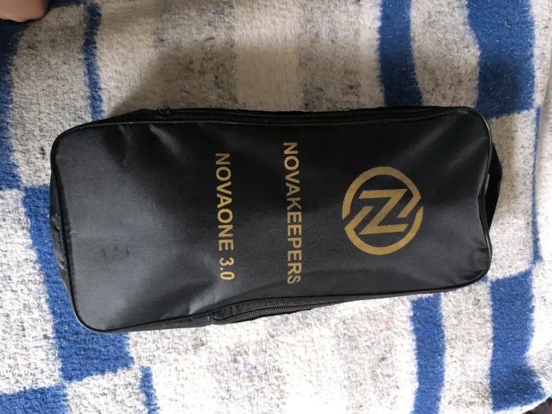Guantes de portero negros y dorados - 2