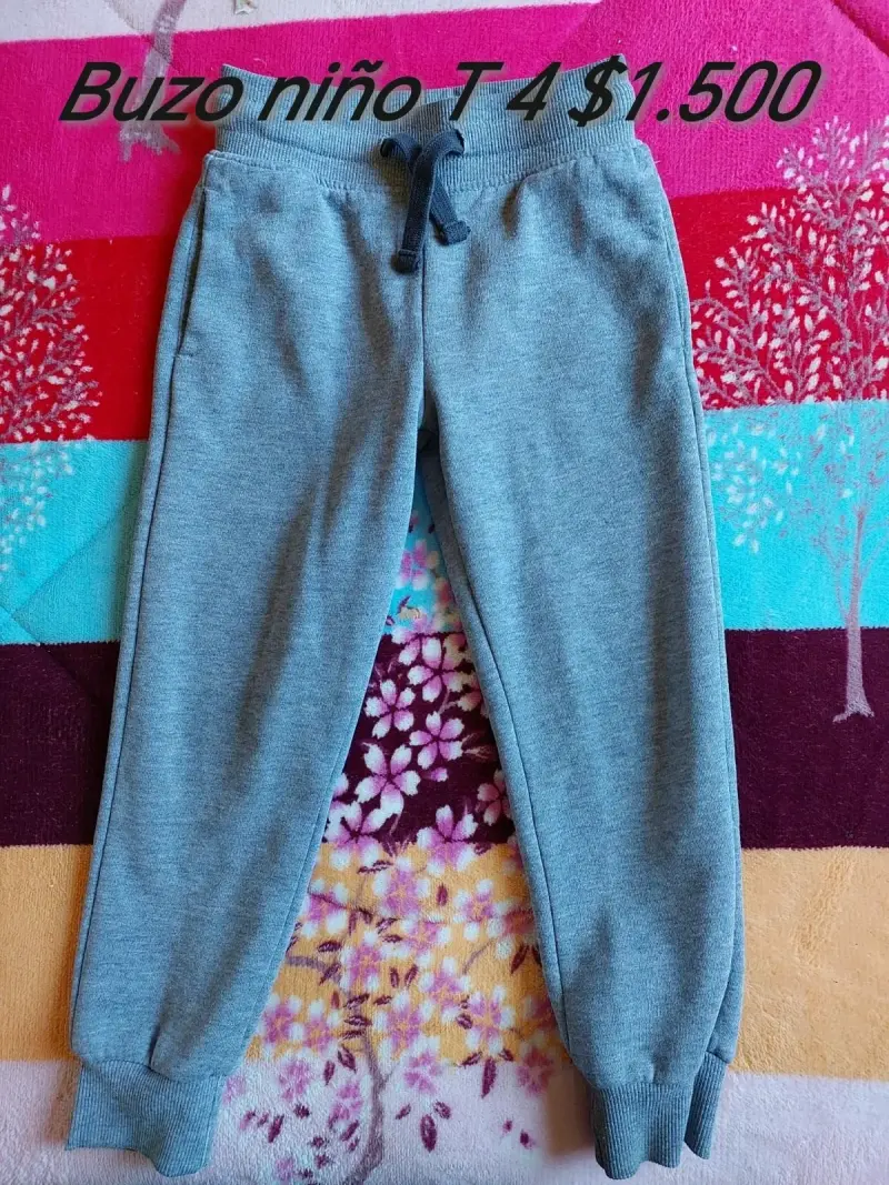 Buzo niño talla 4 gris