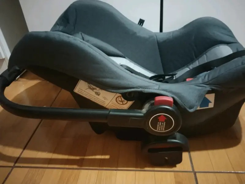 Silla de auto para bebé gris - 3