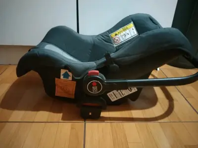 Silla de auto para bebé gris - miniatura 4
