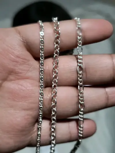 Lote de collares con dijes de colores - miniatura 4