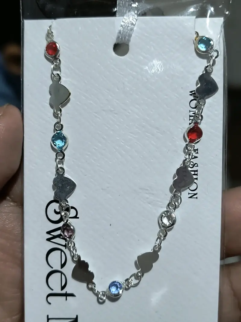 Lote de collares con dijes de colores - 6