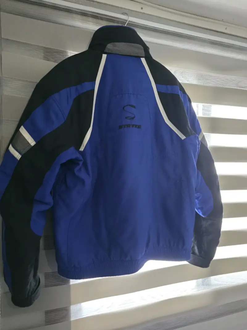 Chaqueta Stryke de Spider, Talla XL, Valor $20.000 - 3