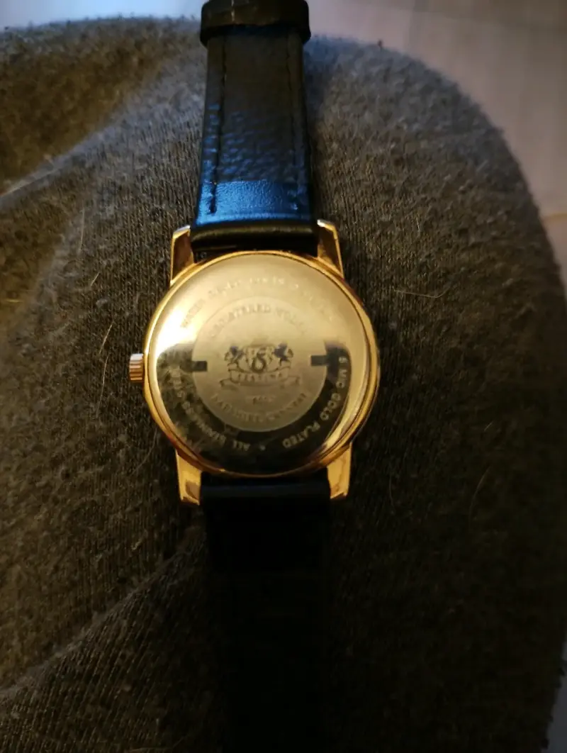 Reloj Festina dorado y negro - 4