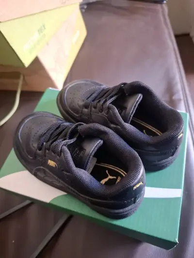 Zapatillas negras Puma para niños - miniatura 3
