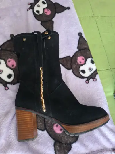 Botas negras con tacón alto talla 37 - miniatura 1