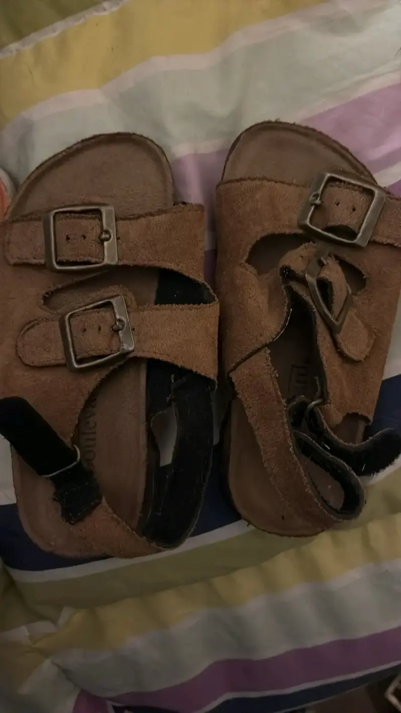 Sandalias de cuero con hebillas