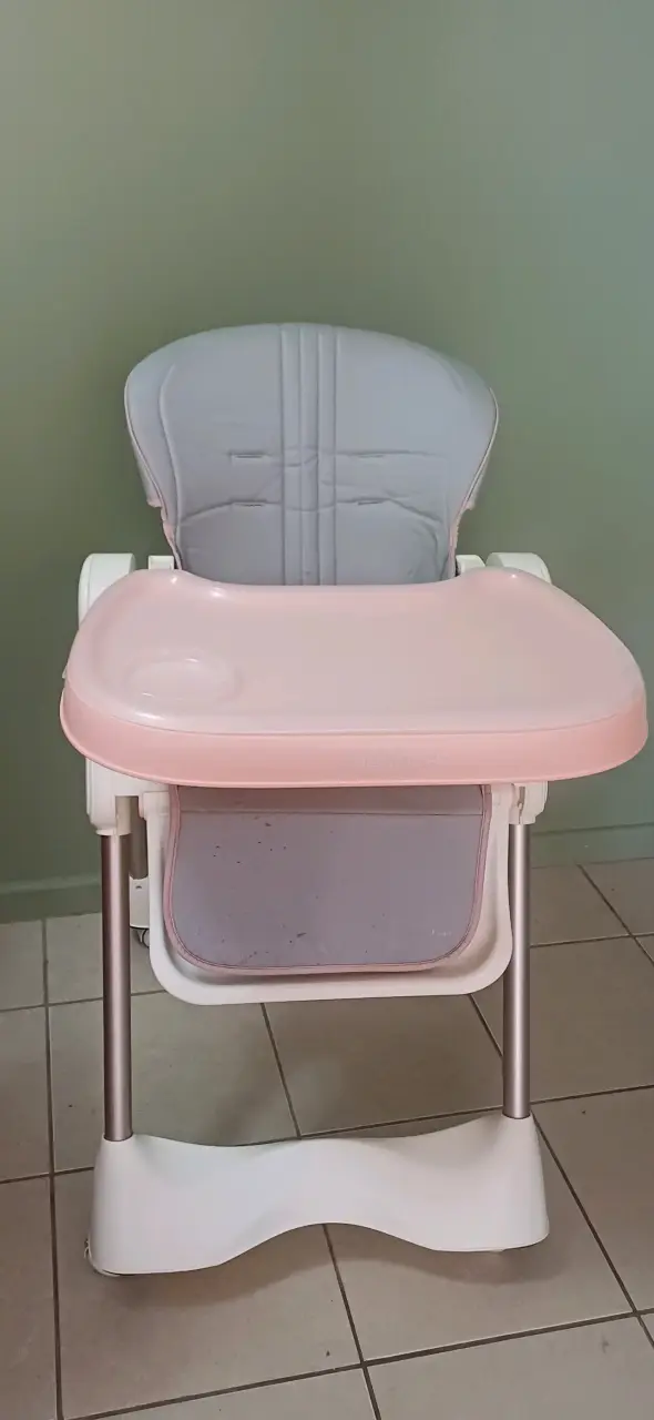Silla de comer sin el protector rosada - 2