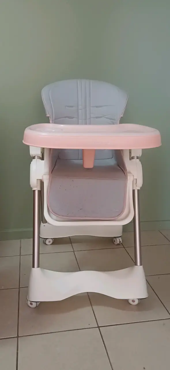 Silla de comer sin el protector rosada - 3