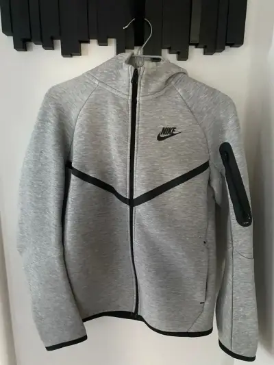 Polerón gris Nike con capucha - miniatura 1