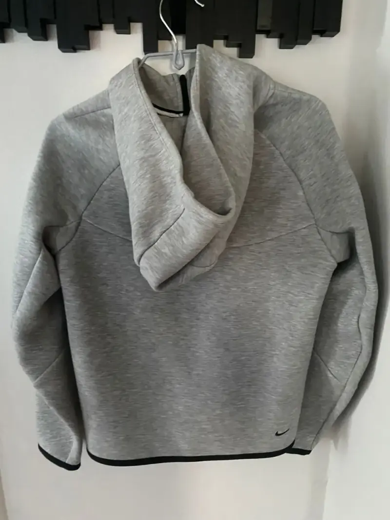 Polerón gris Nike con capucha - 2