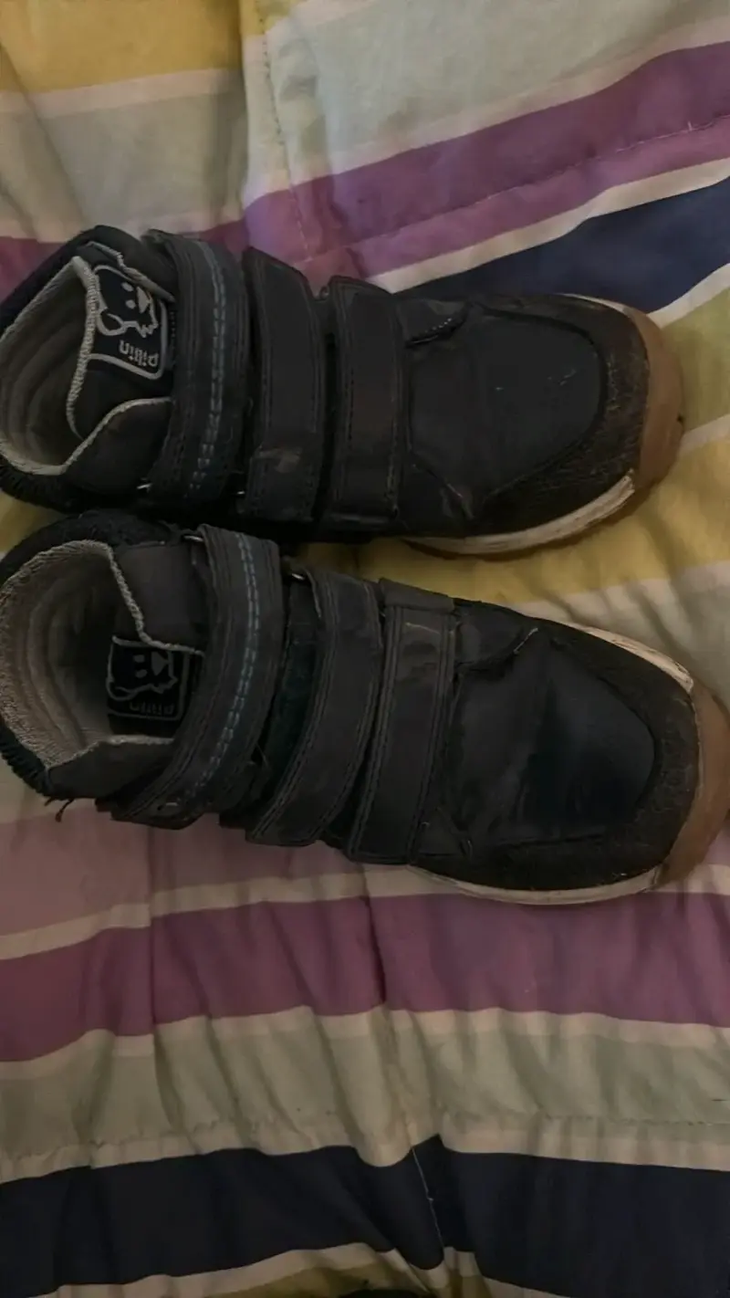 Botines negros de niño usados - 2