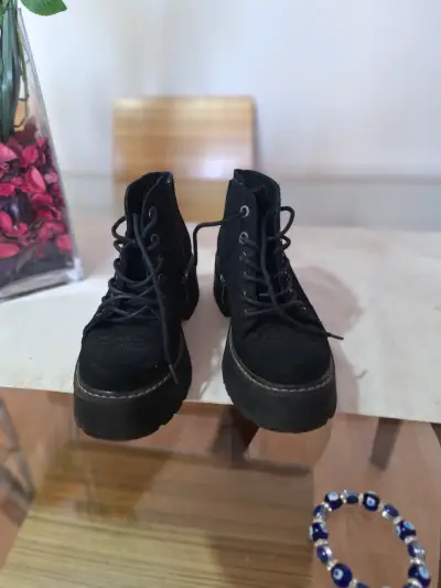 Botines negros romano - miniatura 1