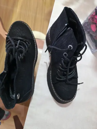 Botines negros romano - miniatura 2