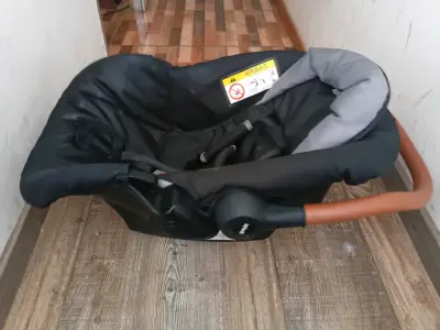 Silla de auto para bebé negra - miniatura 1