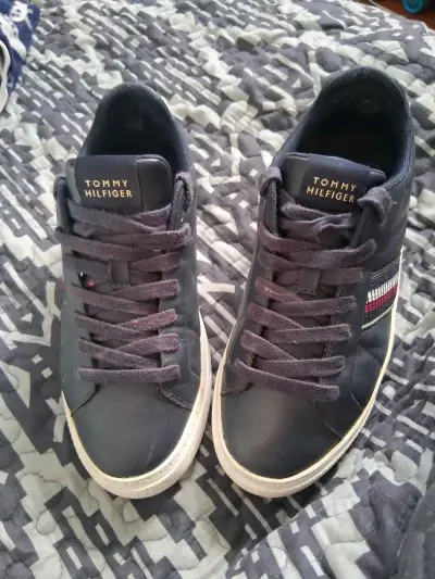 Vendo zapatillas Tommy Hilfiger - miniatura 2
