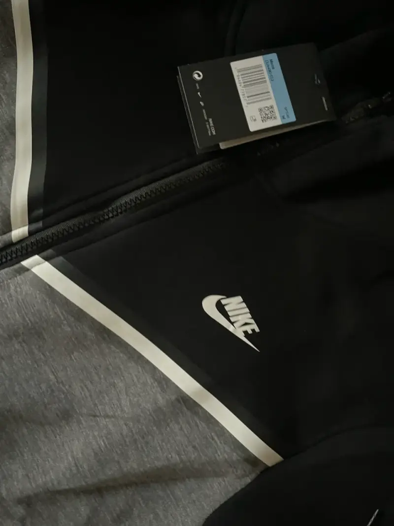 Polerón Nike Tech con capucha - 2