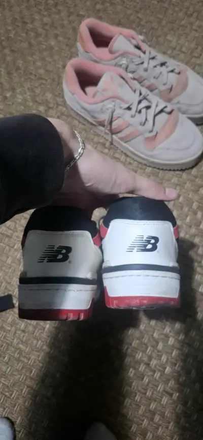 Zapatillas mixtas Adidas y New Balance - miniatura 3