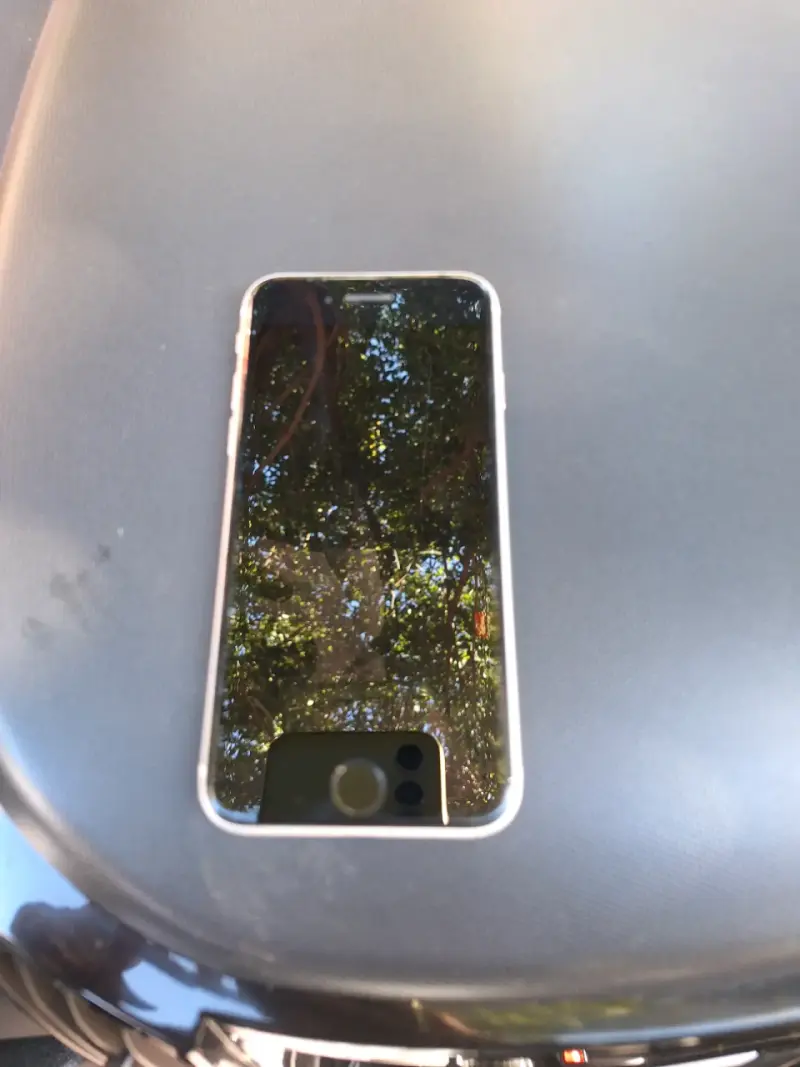 iPhone 8 blanco en buen estado - 2