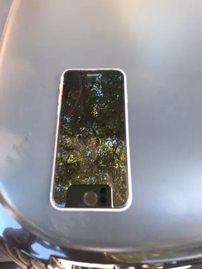 iPhone 8 blanco en buen estado - miniatura 2