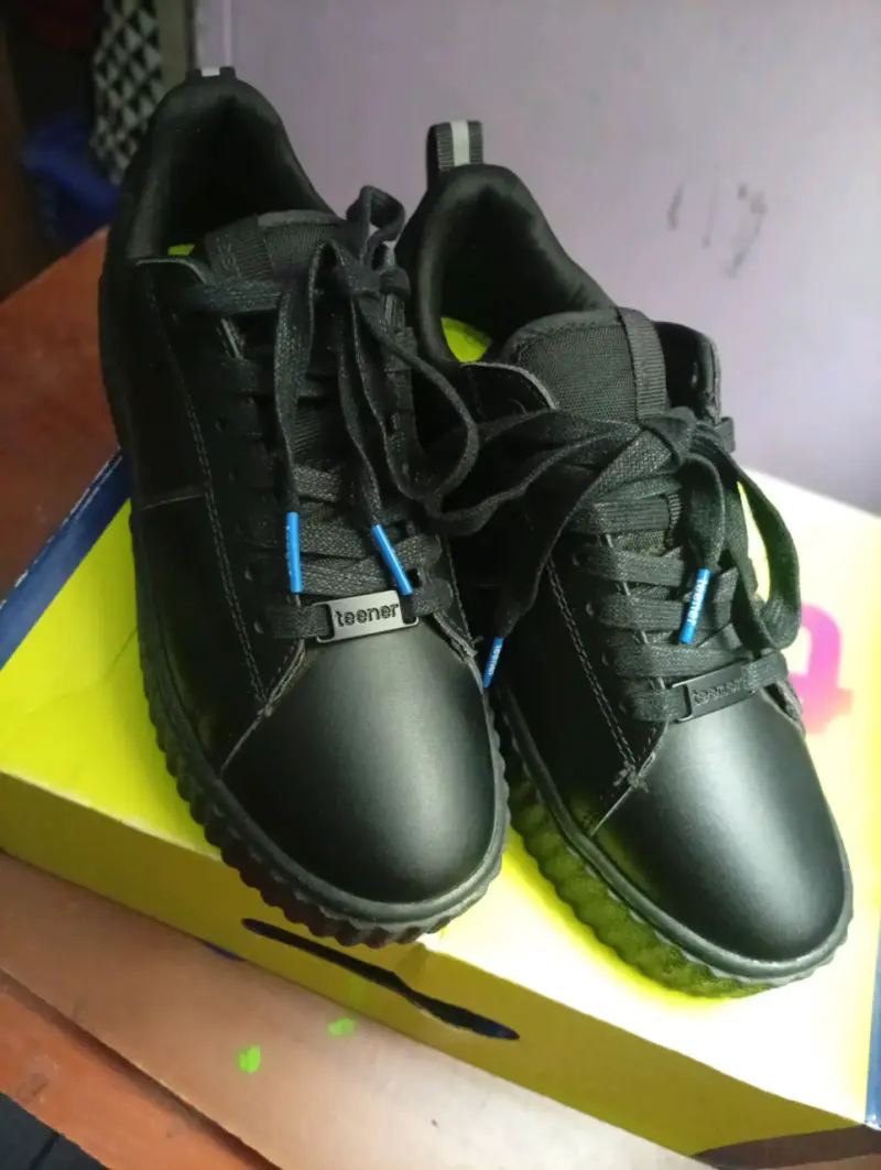 Zapatillas negras colegio - 1