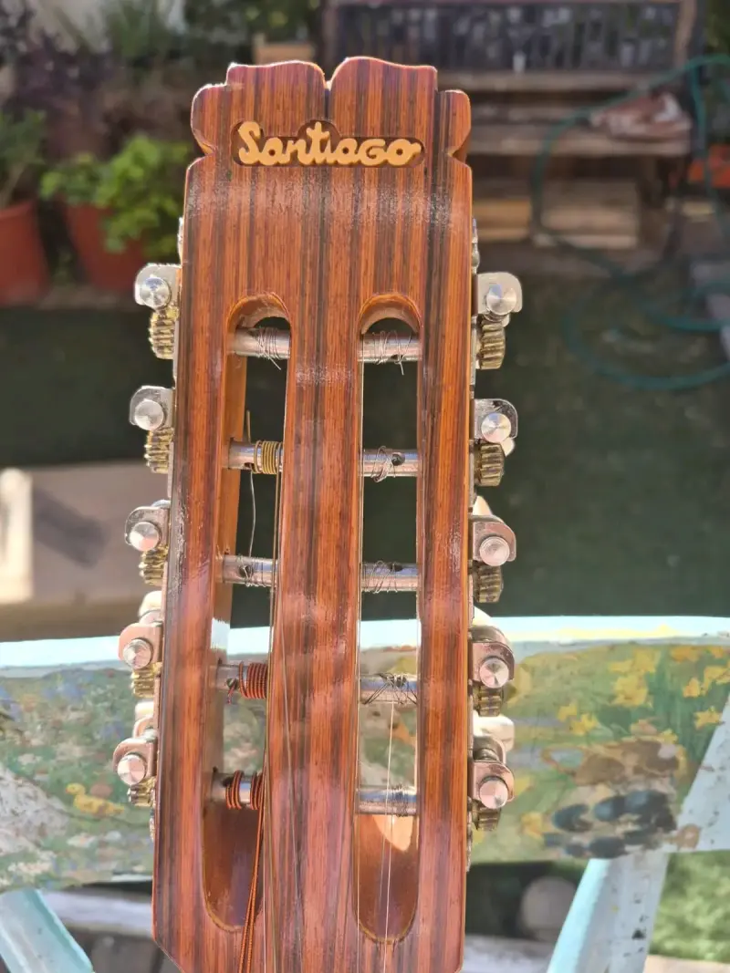 Mandolina de madera clásica - 2