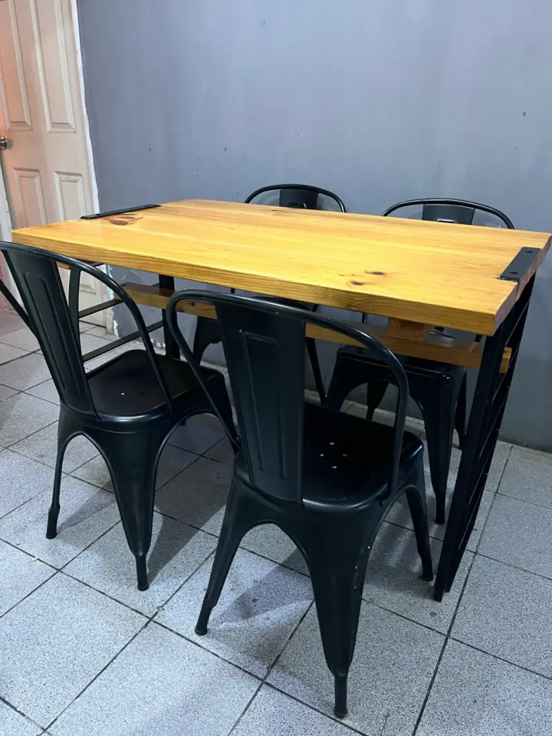 Conjunto de comedor madera y metal - 2
