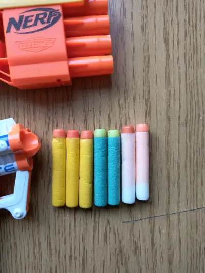 Set de pistolas Nerf con dardos - miniatura 2