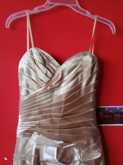 Vestido largo beige elegante - miniatura 2