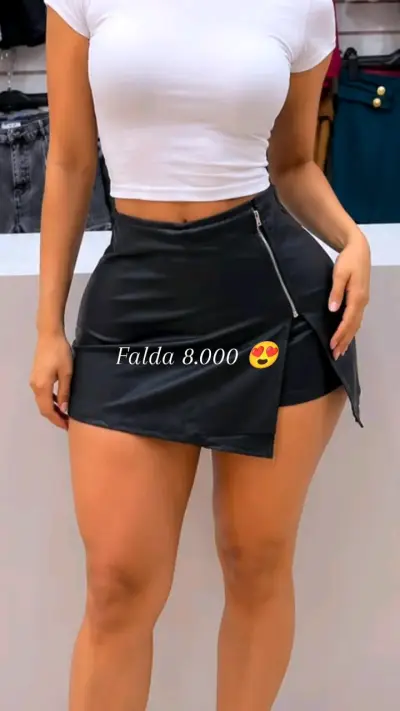 Falda negra con botones dorados - miniatura 3
