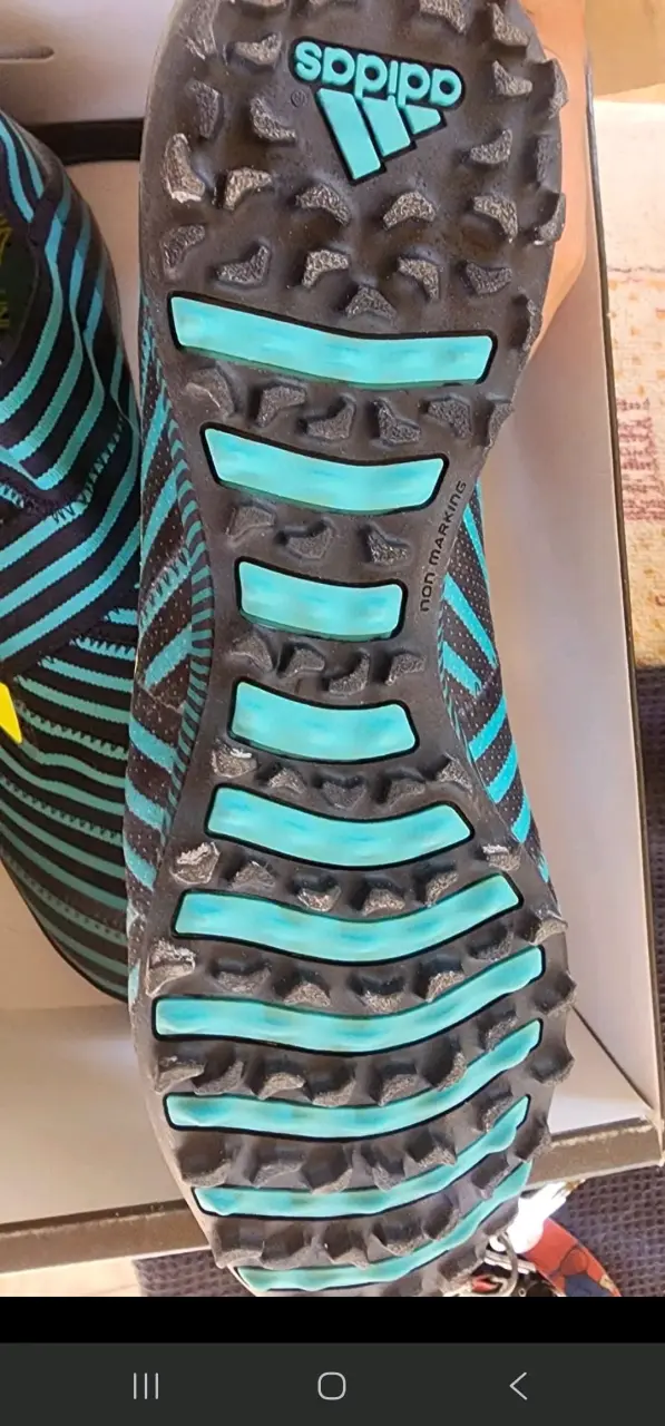 Zapatillas deportivas a rayas - 2